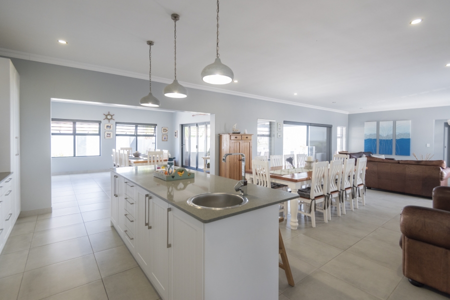 4 Bedroom Property for Sale in Myburgh Park Western Cape